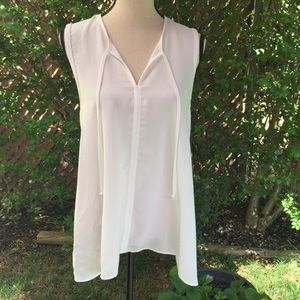 Lola & Sophia White Sleeveless Top, M